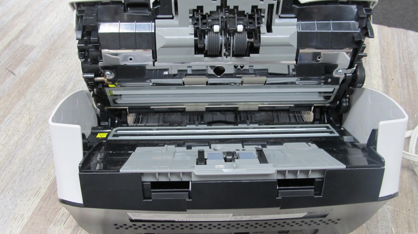 Fujitsu fi-7160 Scanner.MISSING BACK PAPWER TRAY. FREE SHIPPING