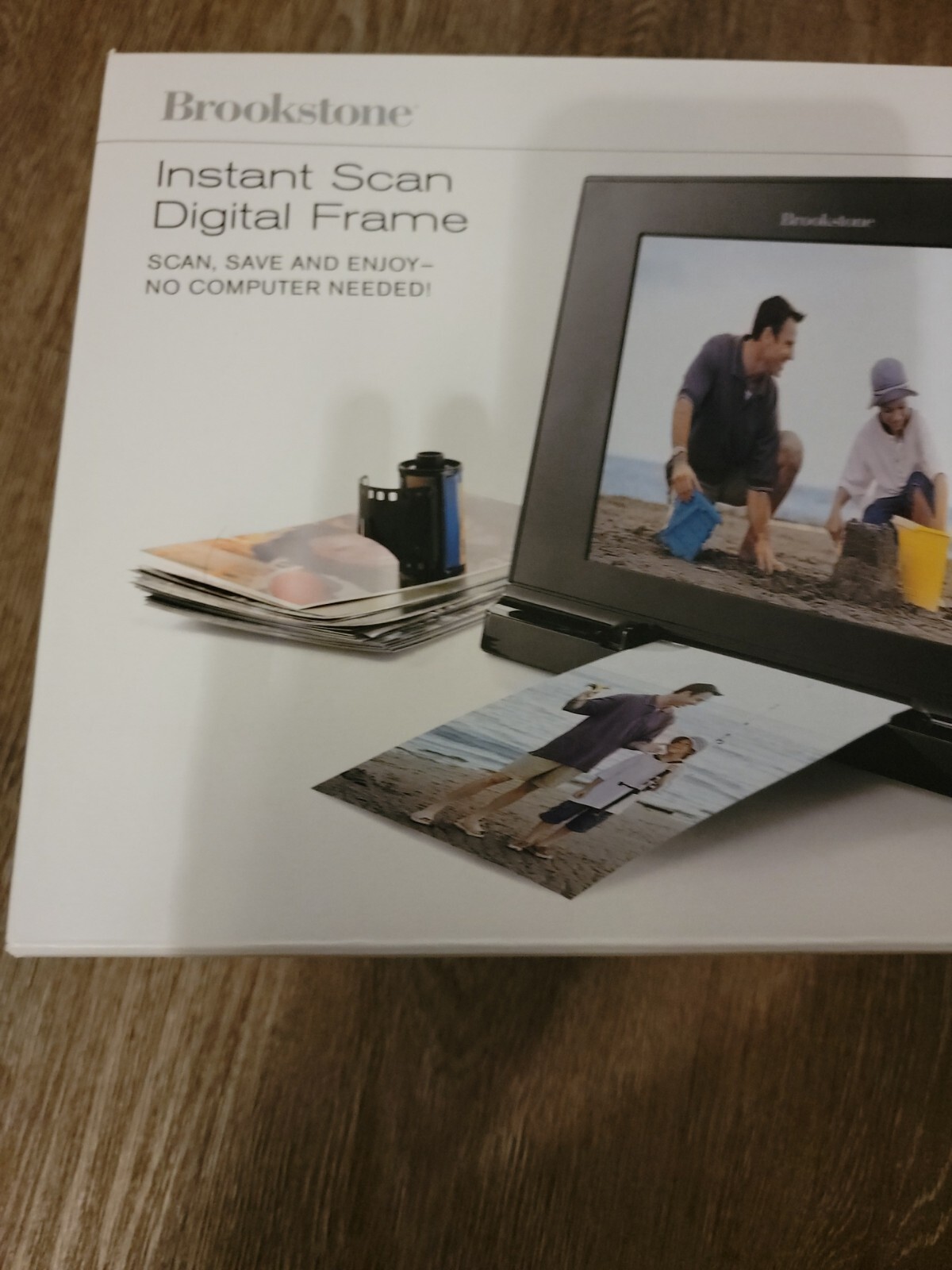 Brookstone iConvert Instant Scan Digital Frame- 8″ Frame 600 x 800
