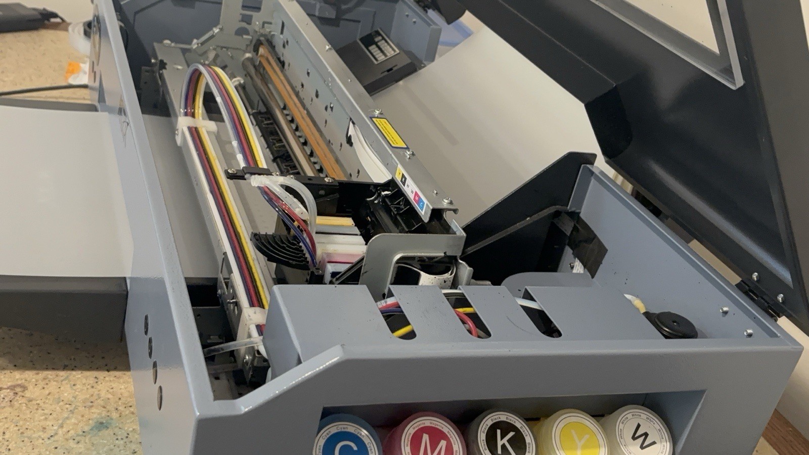 DTF T -Shirt printing Printer, Good Condition Just Need Some Adjustments.