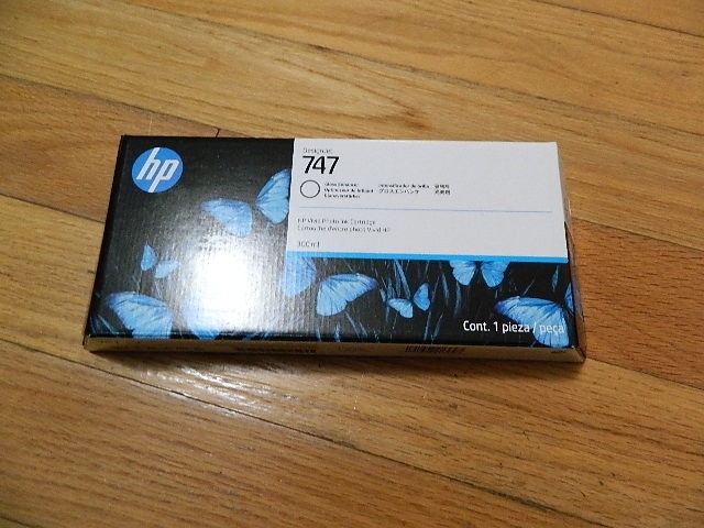11-2026 GENUINE HP #747 Gloss Enhancer 300ml CARTRIDGE P2V87A DESIGNJET Z9 SEALE