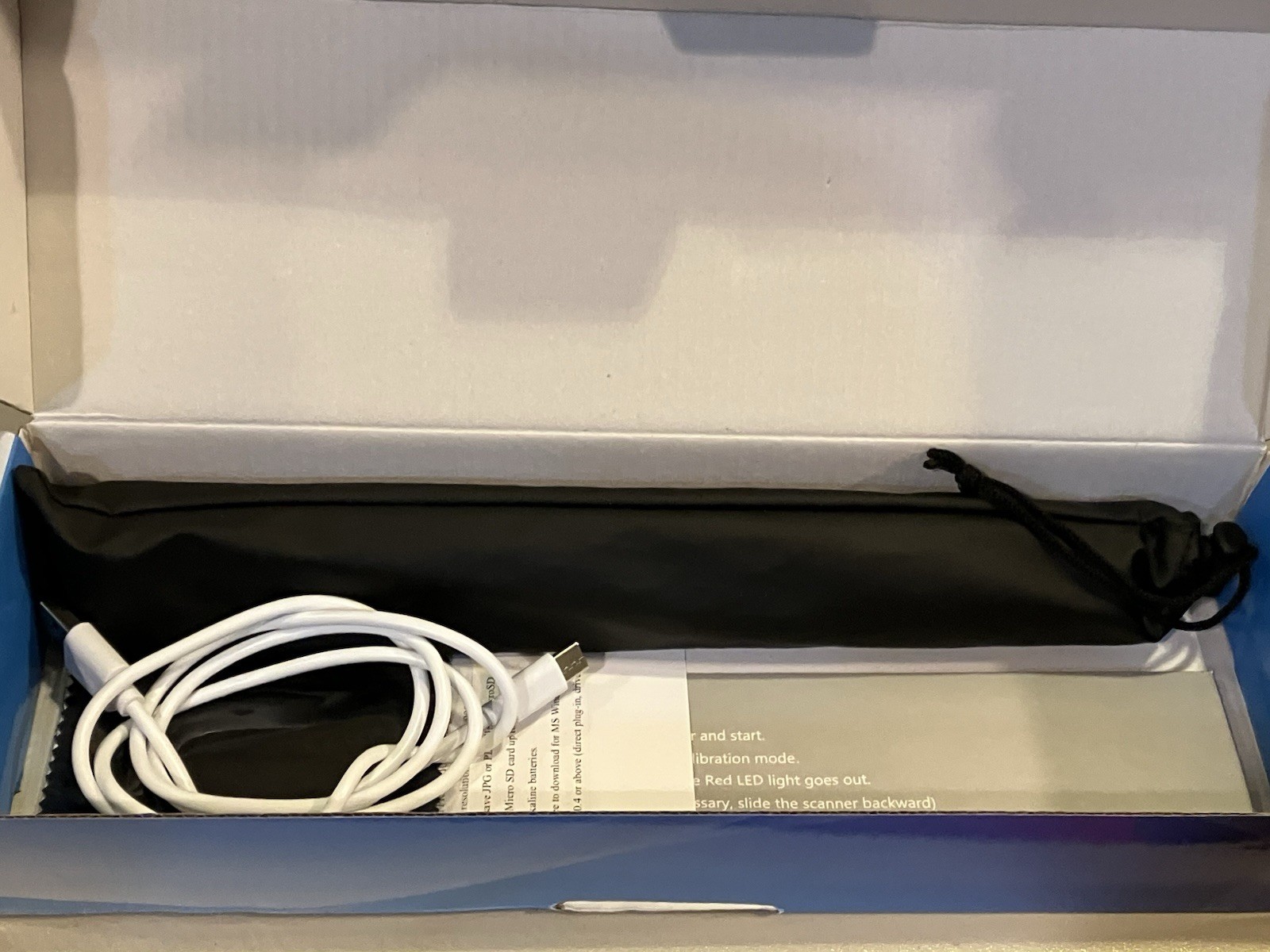 iScan Portable Document Scanner 900DPI A4 USB JPG/PDF 16GB MicroSD