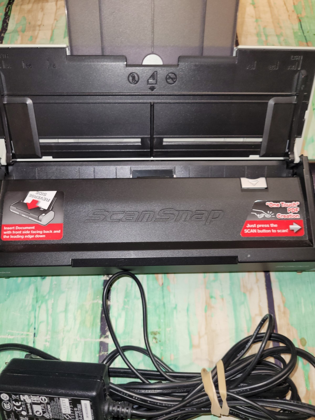 Fujitsu ScanSnap S300 Mobile Scanner with power cord and bag