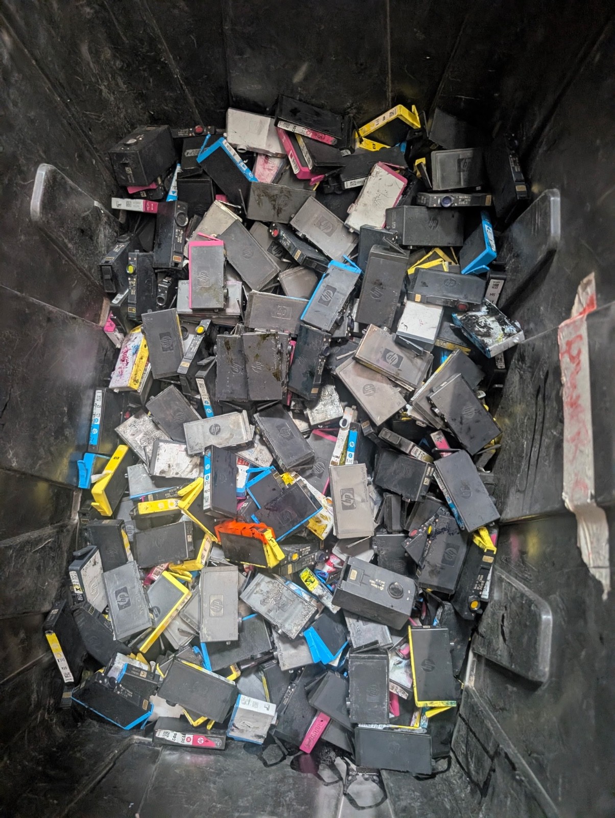 Mix lot of 400 Virgin & Non Virgin Empty Ink Cartridges for Staples Rewards