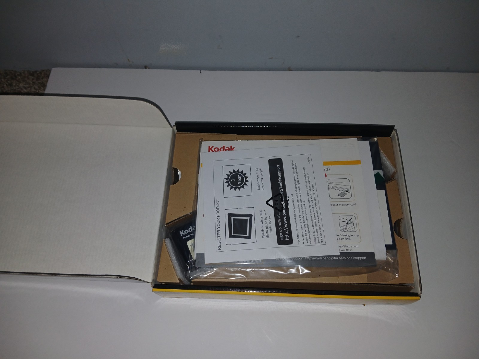 Kodak P811 Handheld Scanner Personal Photo Scanner Scan Old Photos To Digital