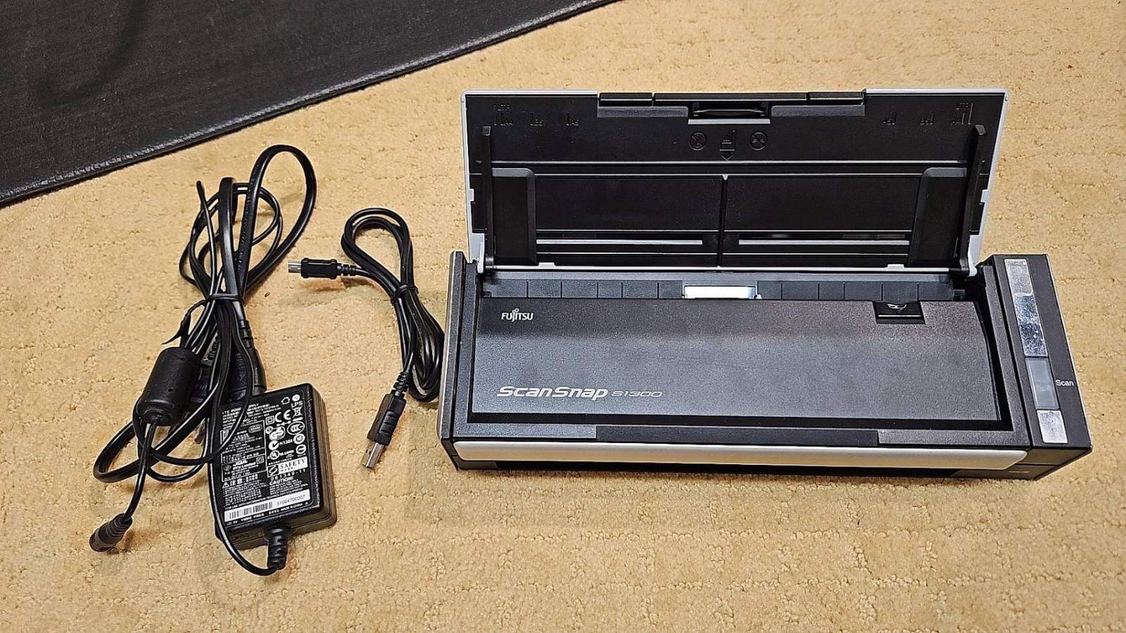 Fujitsu ScanSnap S1300 Color Image Document Scanner -w/ Cords