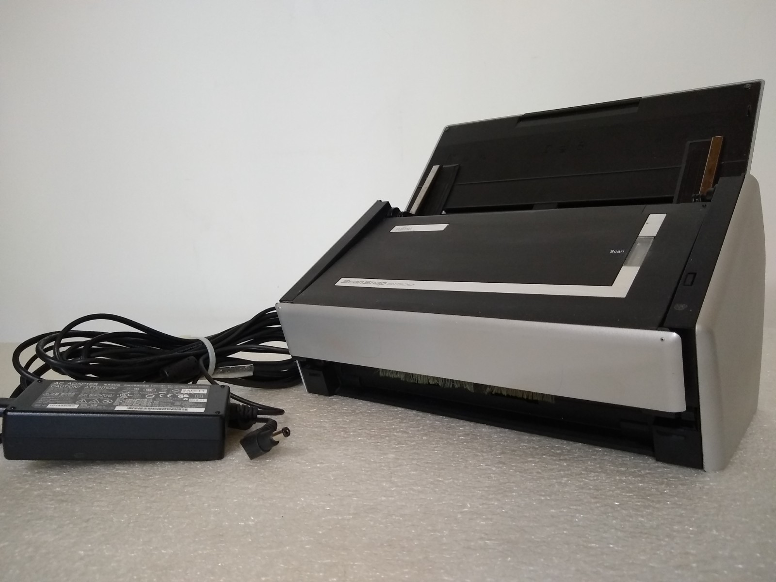 Fujitsu ScanSnap S1500 Duplex Color Document Scanner w/ AC Adapter & USB Cable