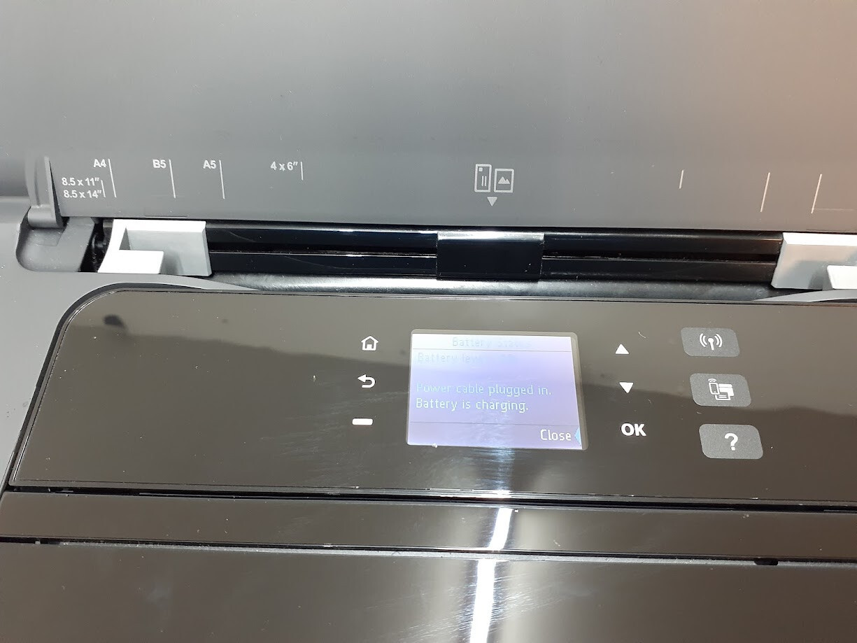 HP OfficeJet 200 Mobile Printer Good battery – w/ used ink and power cord