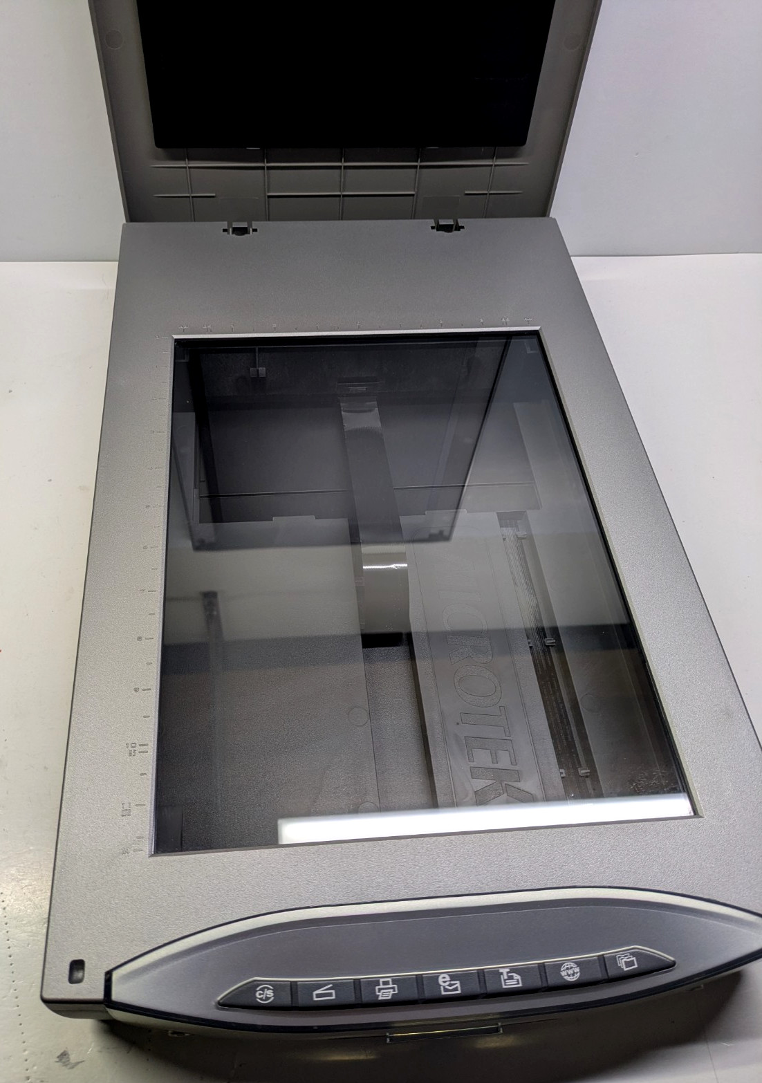Microtek ScanMaker s400 Flatbed Scanner 9600 x 4800 DPI CCD MRS-4800M48U