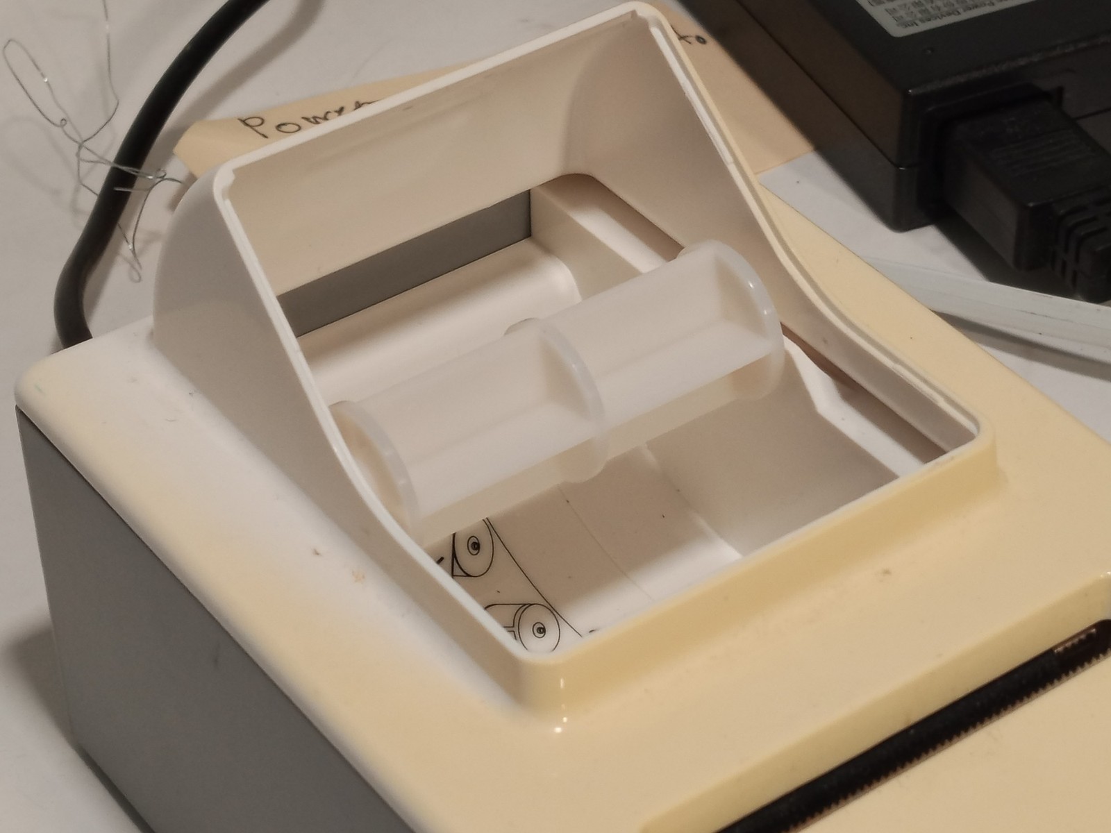 Alere Universal Printer BTP-L560 USB RS232 Point of Sale Beige Gray