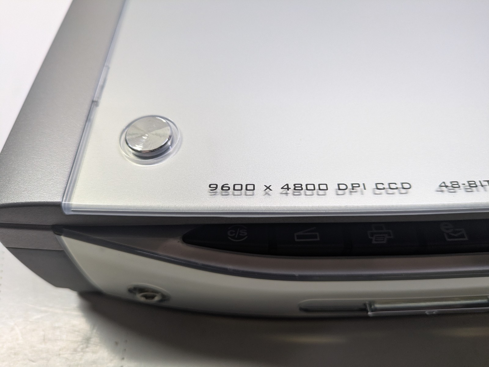 Microtek ScanMaker s400 Flatbed Scanner 9600 x 4800 DPI CCD MRS-4800M48U