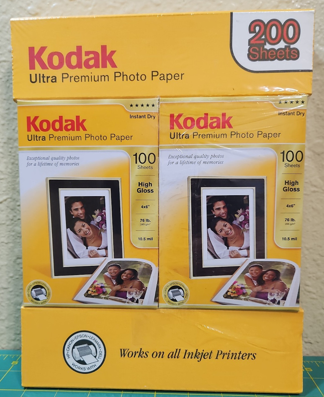 Kodak Ultra Premium Photo Paper High-Gloss 4″ x 6″ 200 Sheets for Inkjet