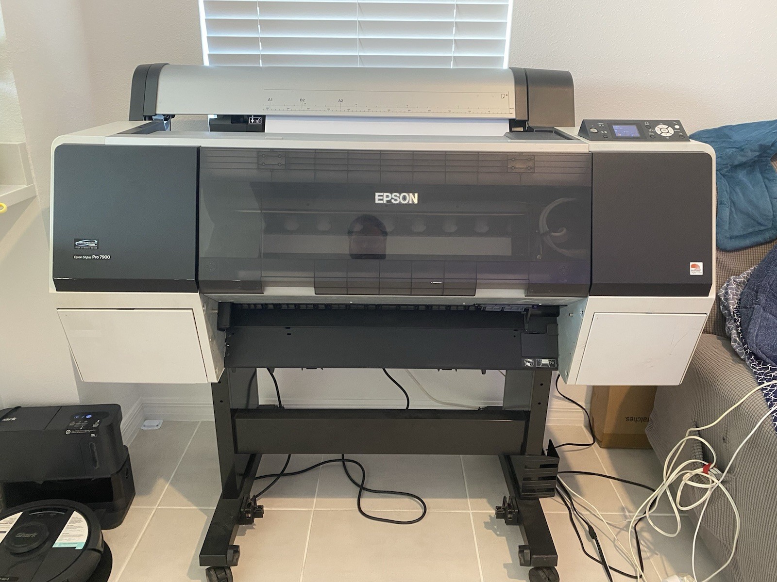 Epson Stylus Pro 7900 Wide Inkjet Printer 24″ No Ink No Maintenance Tank