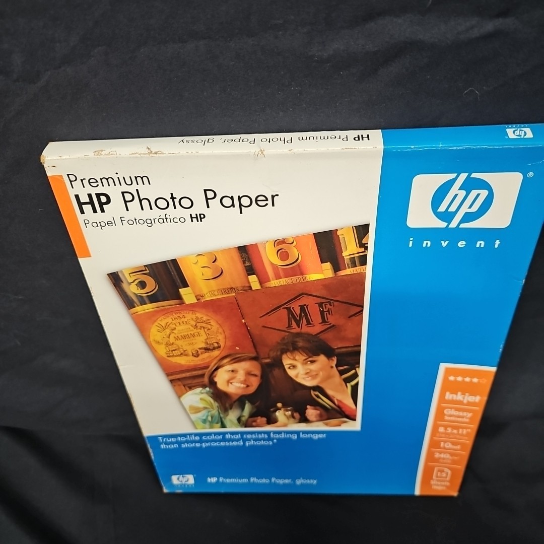 HP Premium Photo Paper, Glossy (15 Sheets, 8.5 x 11 In Box Open Bag Sealed