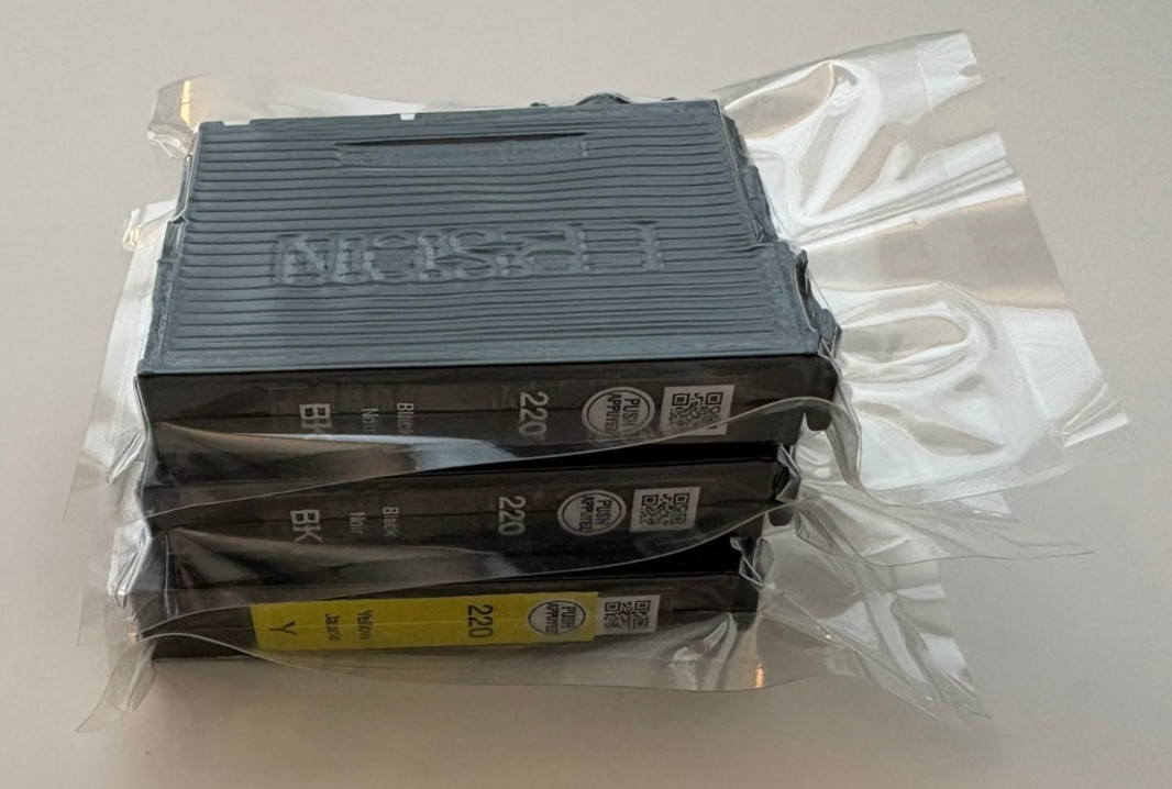 Epson 220 Combo Pack 3 Ink Cartridges Black (2x) & Yellow Exp. 01/2028