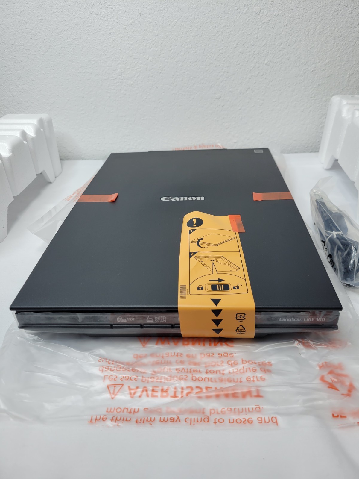Canon CanoScan LiDE 300 Flatbed Scanner 2400×2400 DPI USB Powered