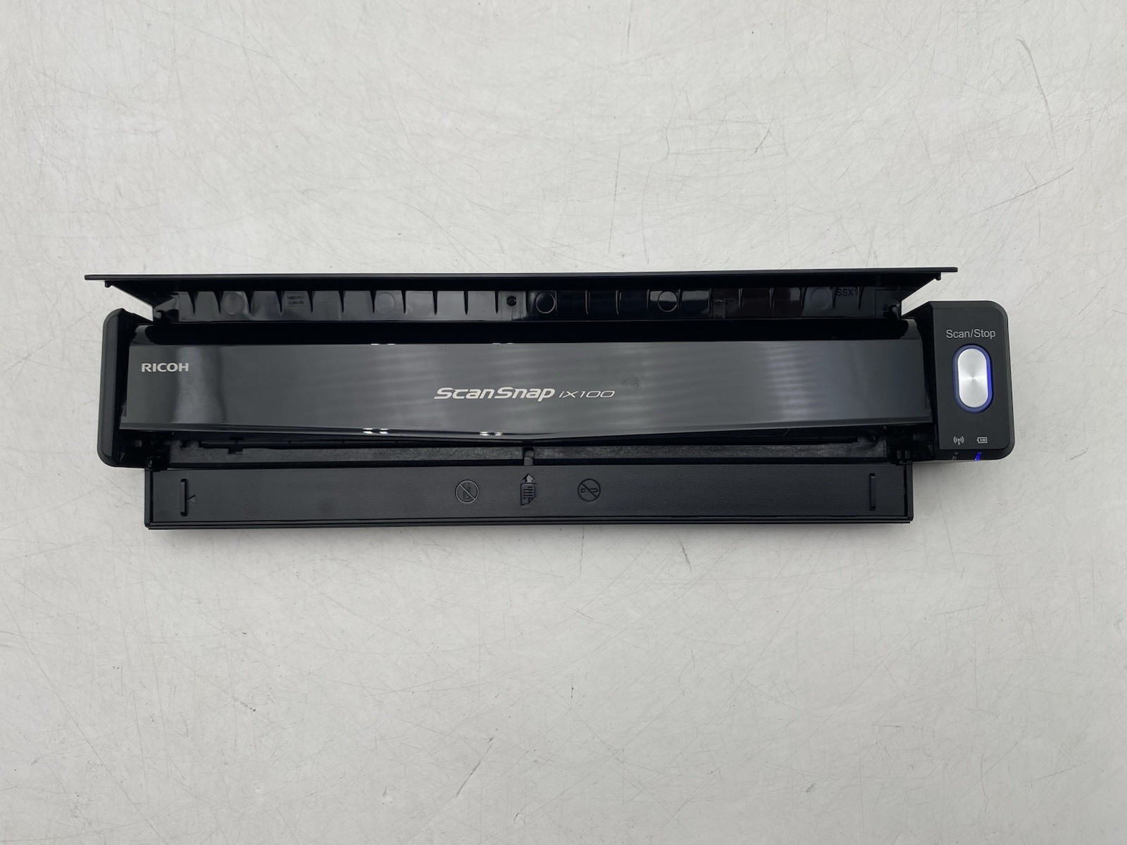 Ricoh Fujitsu ScanSnap iX100 (PA03688-B005) USB WiFi Mobile Scanner