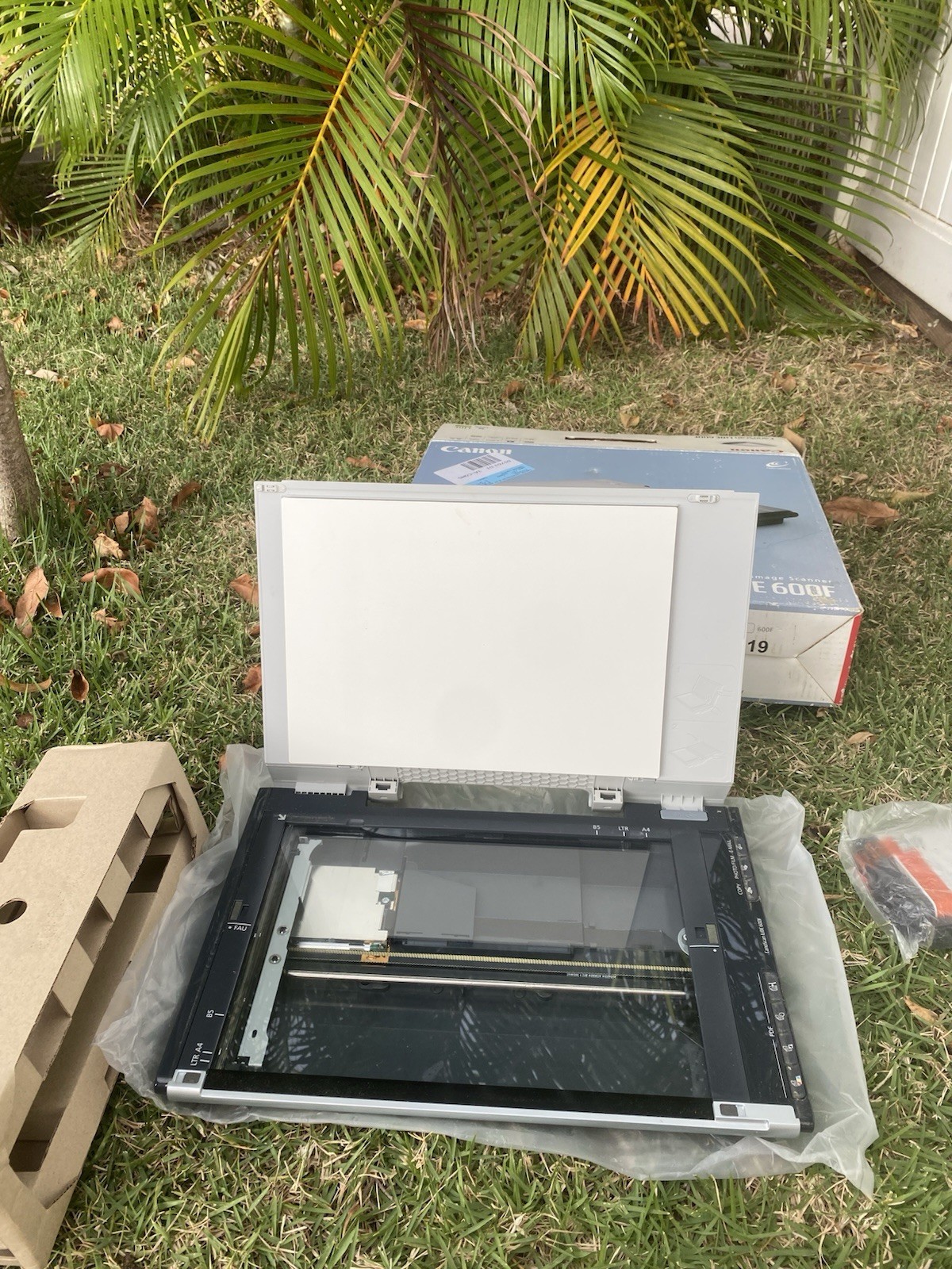Canon CanoScan LiDE 600F Flatbed Scanner 4800dpi USB 2.0 Photo Film Scanner