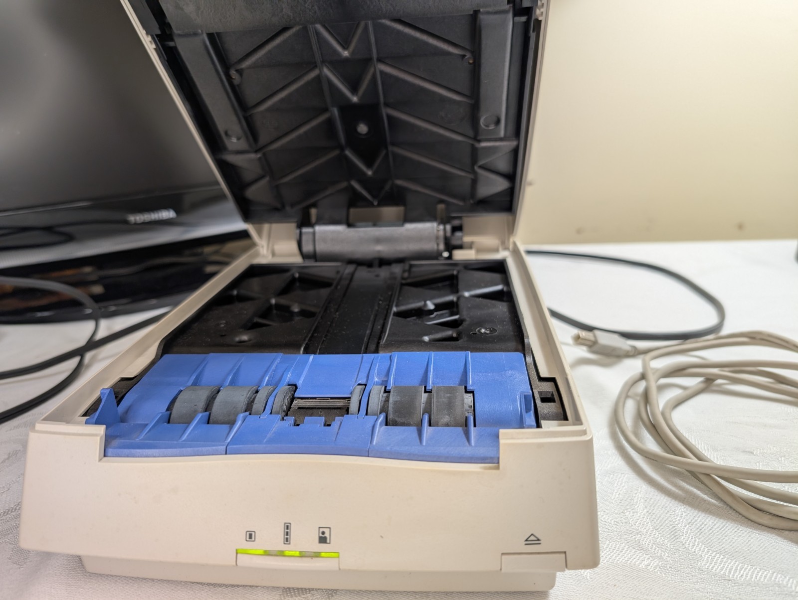 Hewlett Packard HP PhotoSmart S20, c5101a — Desktop Photo / Film Scanner, USB