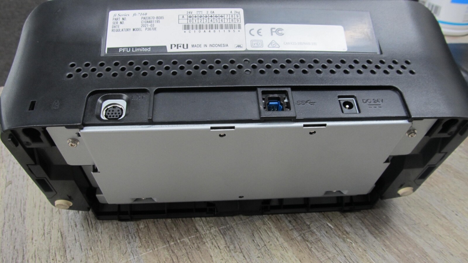 Fujitsu fi-7160 Scanner.MISSING BACK PAPWER TRAY. FREE SHIPPING