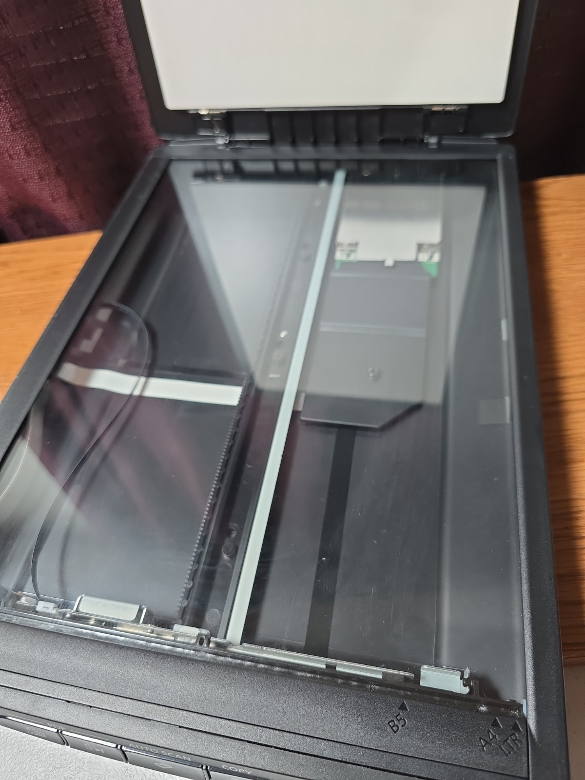 USED Canon CanoScan LiDE 220 Flatbed Scanner 4800 X 4800 Tested