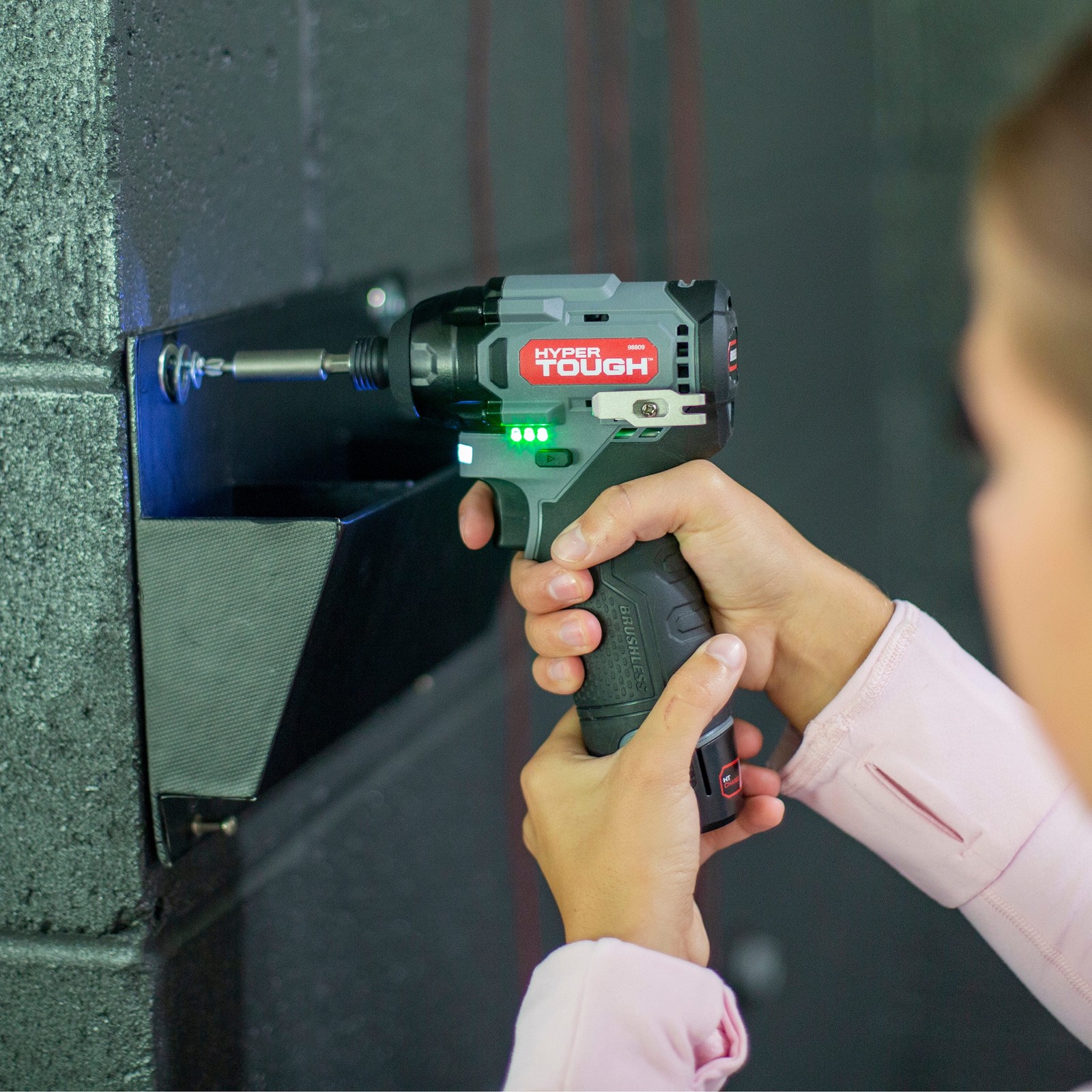 12V Max*Lithium-Ion Cordless BrushlessImpact Driver with1.5Ah Battery andCharger