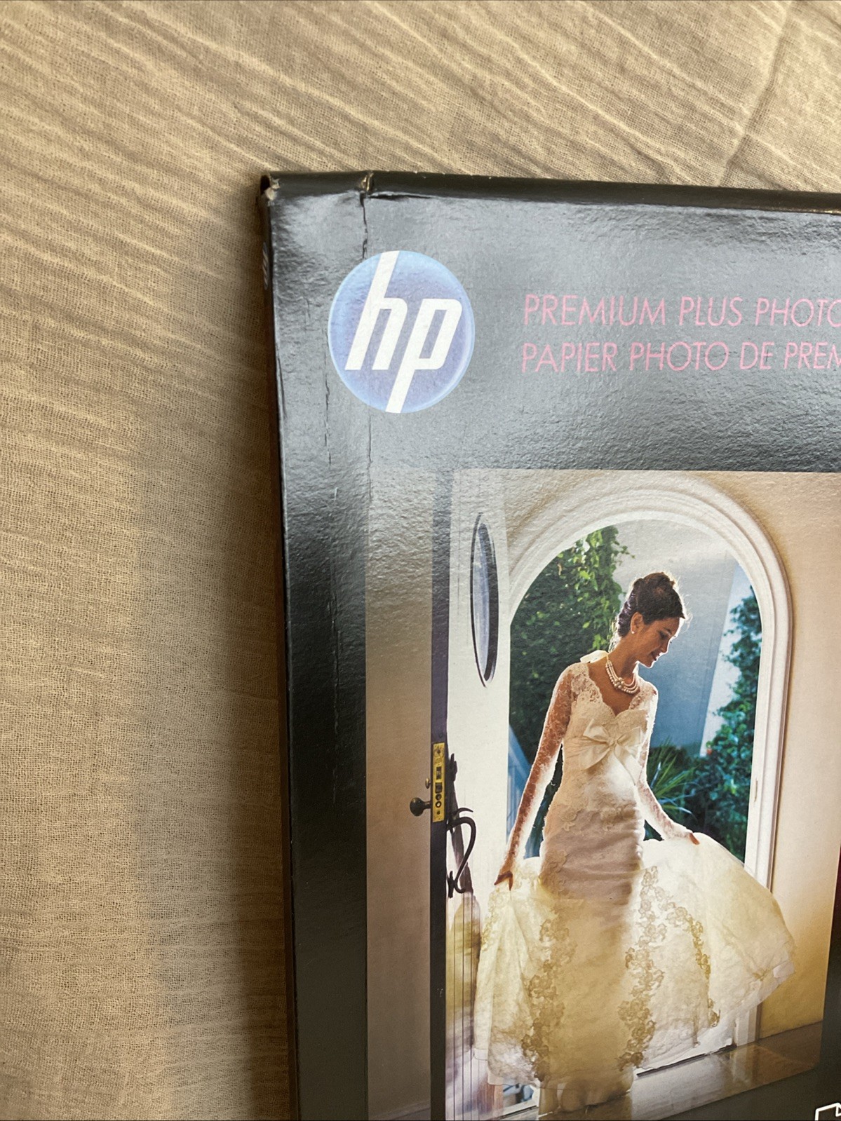 HP Premium Plus Photo Paper, 25 Sheets, Soft-Gloss, 8.5 x 11.25 for Inkjet