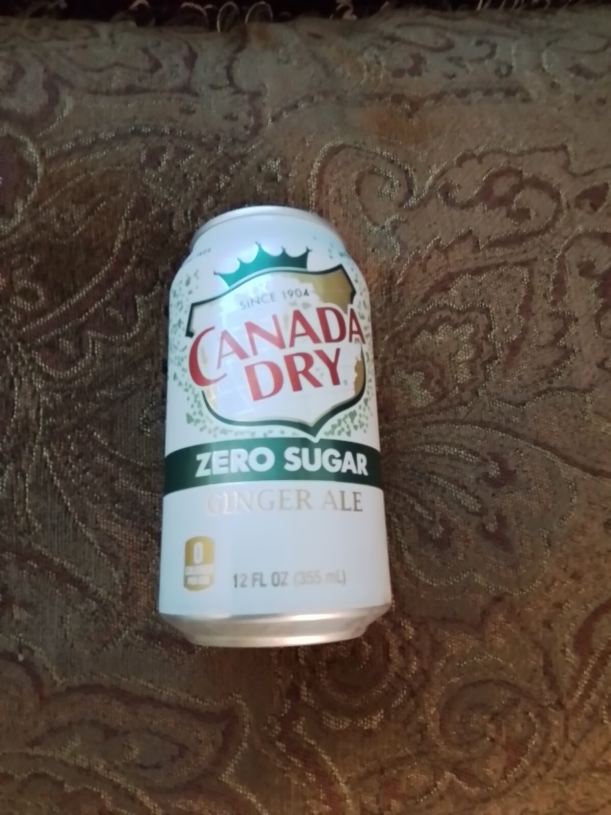 Factory Sealed Canada dry zero sugar , empty 12 ounce can.