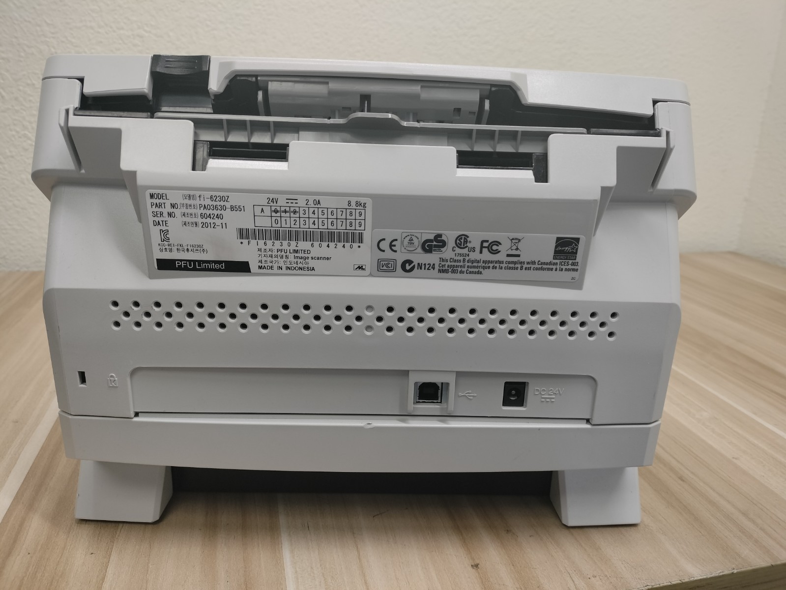 Fujitsu fi-6230Z Scanner w/ Scanning Bed *NO ADAPTER*