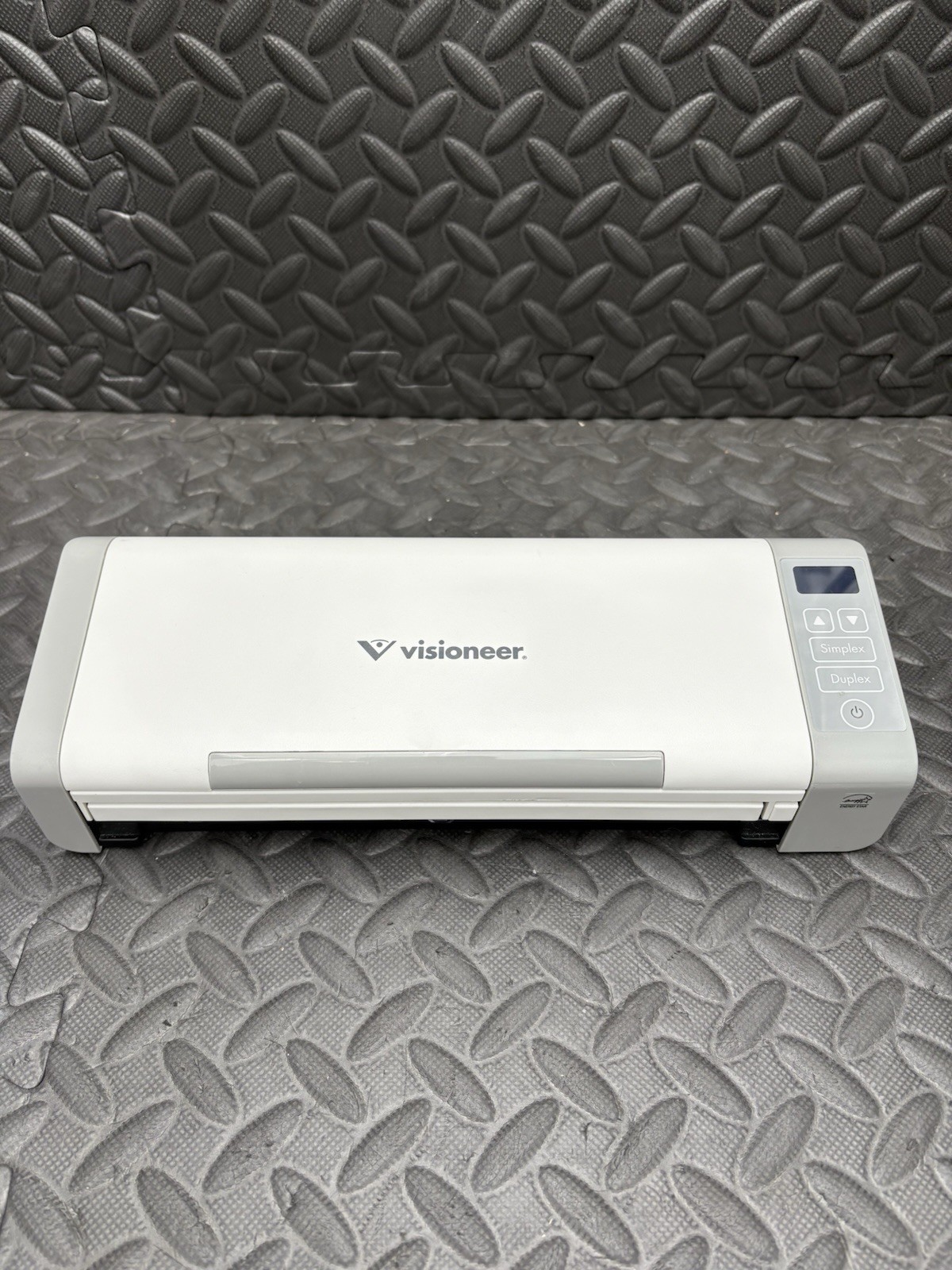 Visioneer Patriot P15 Compact Duplex Sheetfed Document Scanner