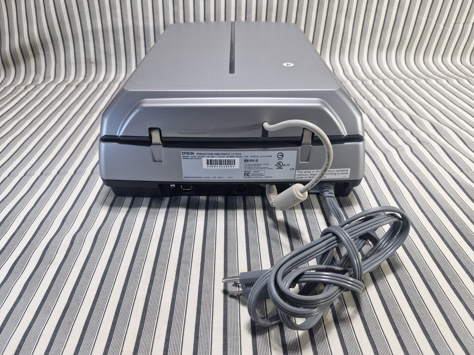 Epson Perfection 4990 Photo Flatbed Scanner J131B Government Surplus Powers On