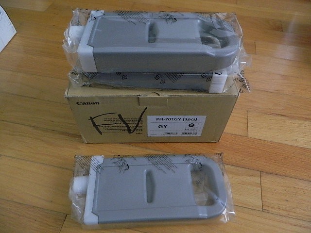 GENUINE Canon PFI-701GY GRAY 700ml Ink Tank IPF8000 8100 8110 IPF9000 9100 9110