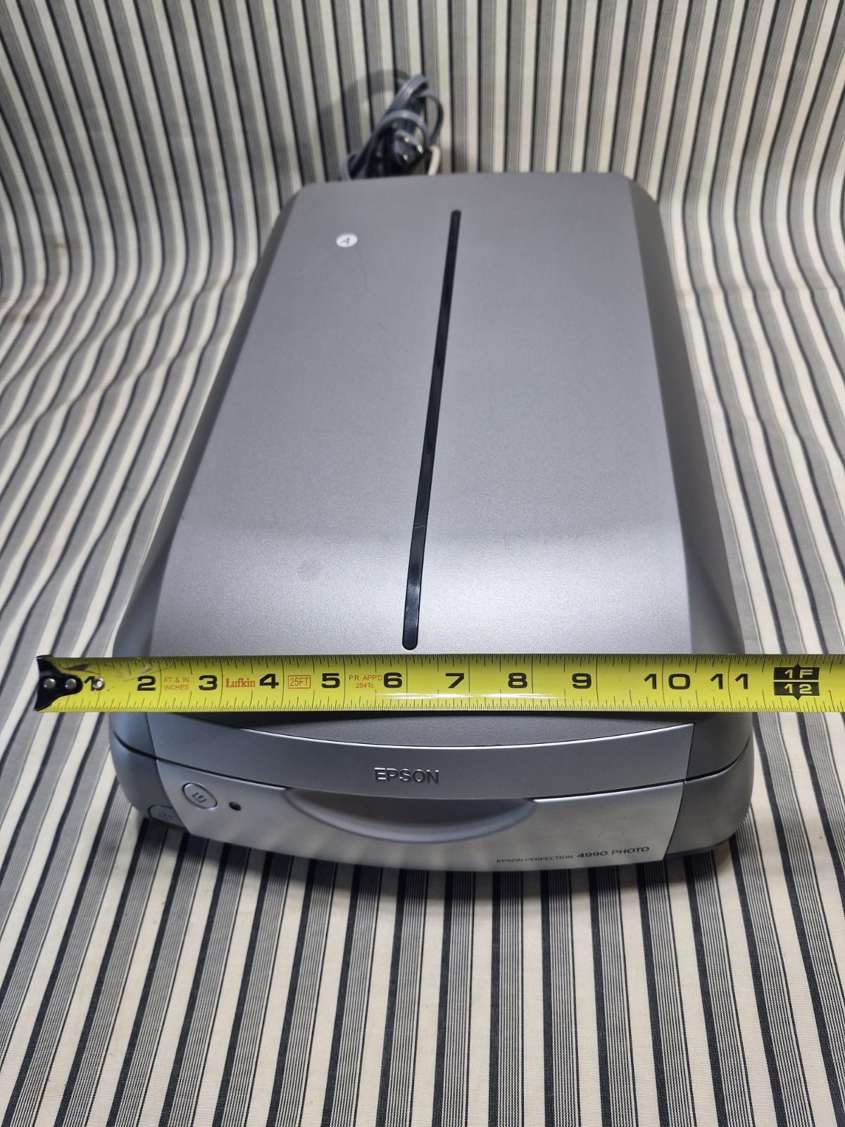 Epson Perfection 4990 Photo Flatbed Scanner J131B Government Surplus Powers On