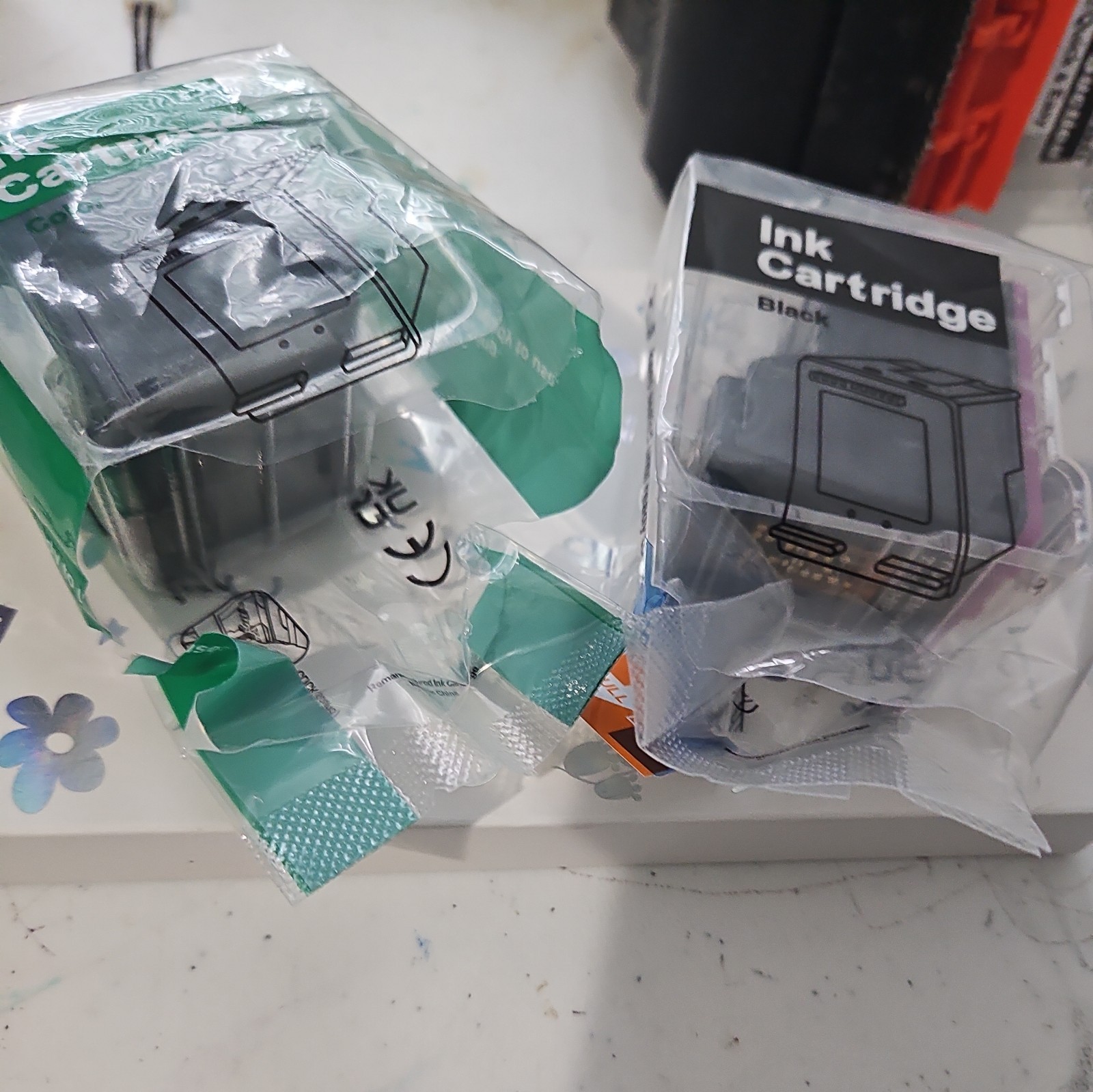 65XL 1 Black,1 Color ink Cartridge Exp 28/03/29