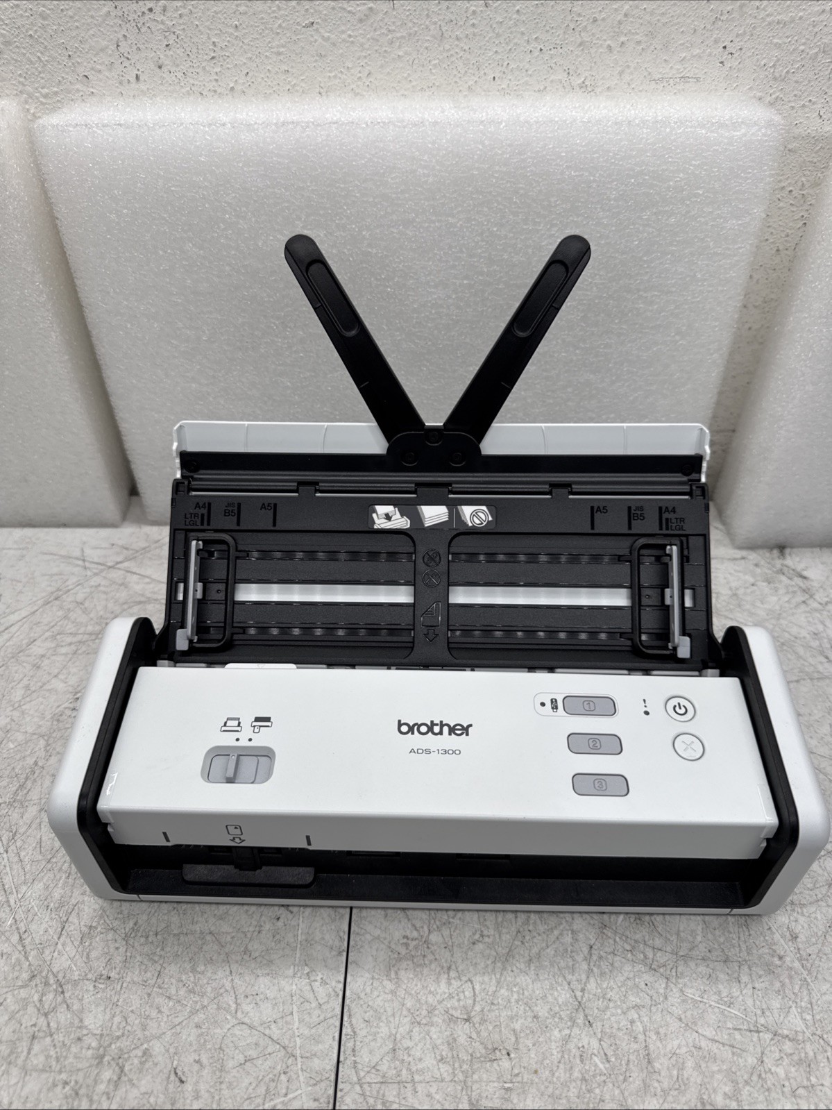 Brother ADS-1300 Compact Document Scanner (ADS1300) No AC Adapter UNTESTED ITEM
