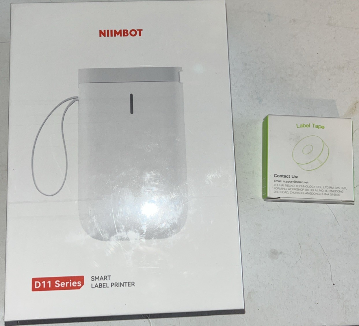 NIIMBOT D11 Label Maker Thermal Print w/Tape Wireless and Rechargeable Green NEW