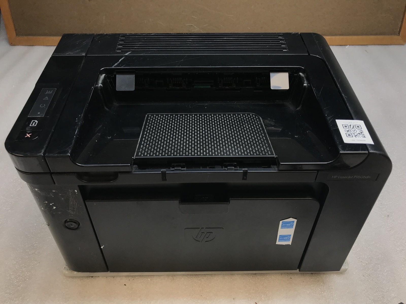 HP LaserJet P1606dn CE749A Workgroup Laser Printer – Toner Low No Top Paper Tray