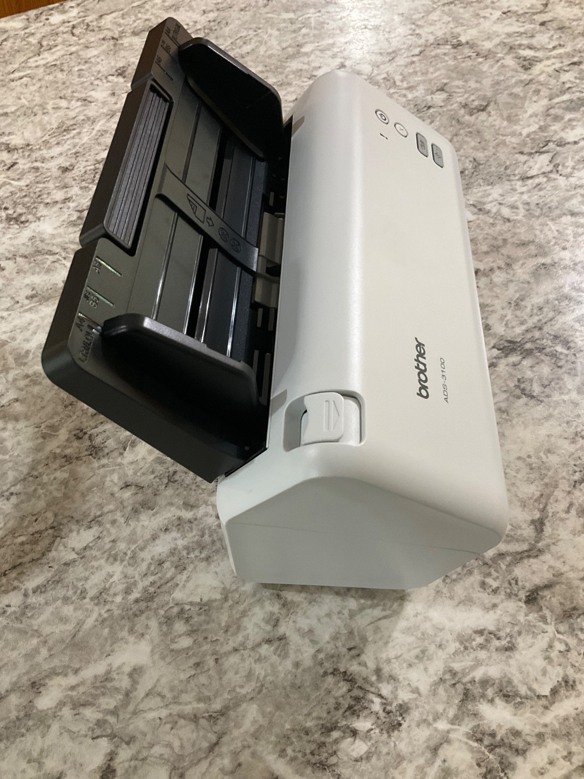Brother ADS-3100 Duplex Sheetfed Document Scanner USB 3.0 600×600 DPI A4