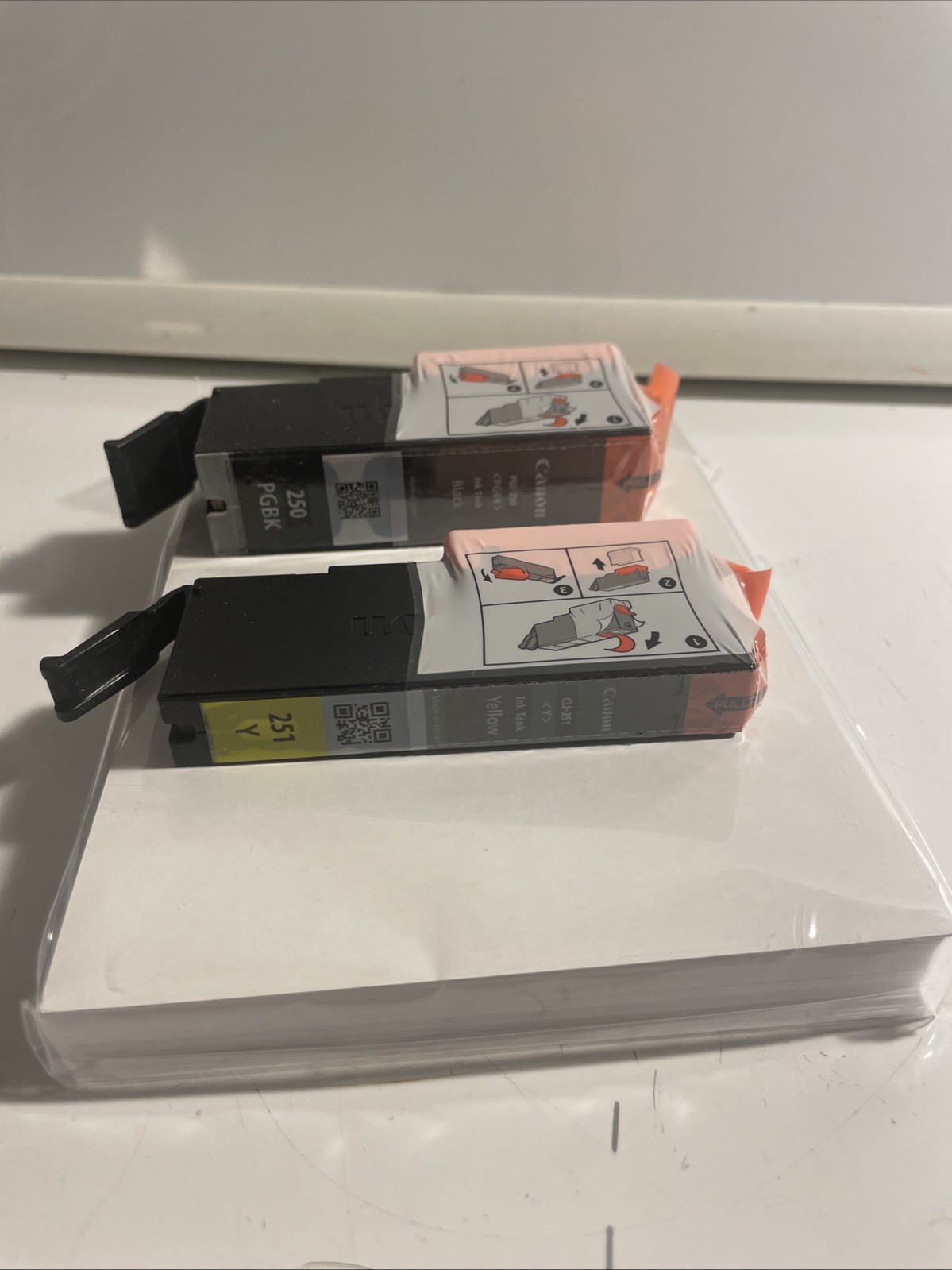 Canon PGI-250 Black / CLI-251 Yellow Ink Cartridges Plus Photo Paper Pack