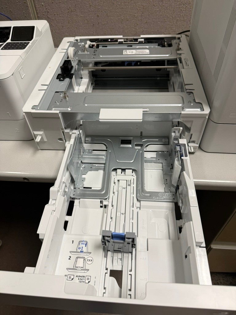 HP LaserJet Managed E60155DN, E60165DN, E60175DN 550-sheet Paper Tray L0H17A
