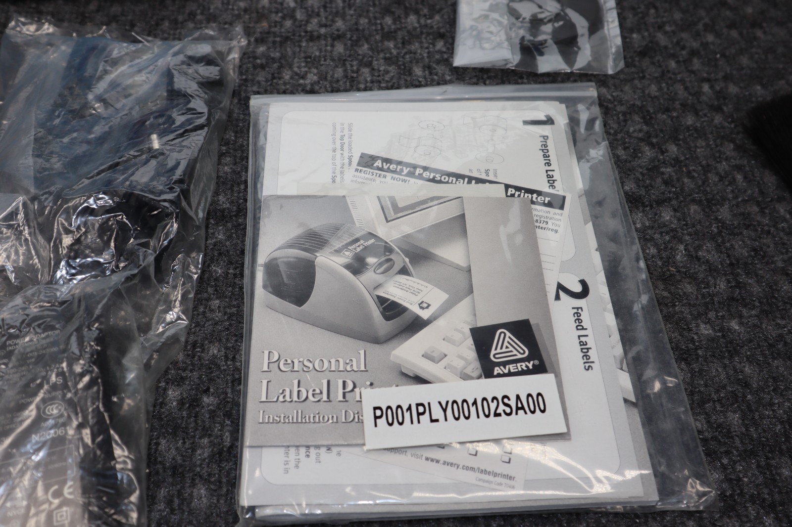 Avery 9100 Personal Label Printer With Accessories in Damaged Box