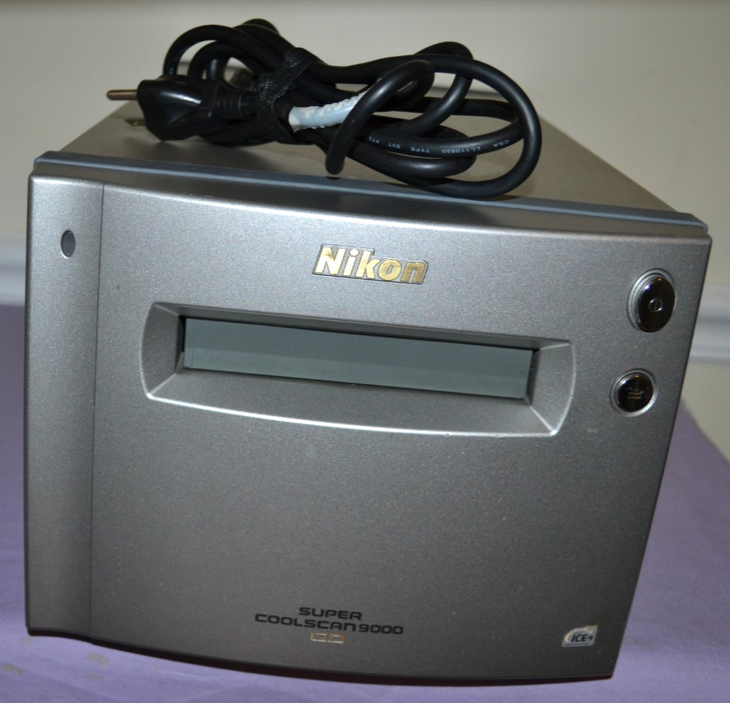 Nikon Super CoolScan LS-9000 ED Photo, Slide & Film Scanner W/Power Cord