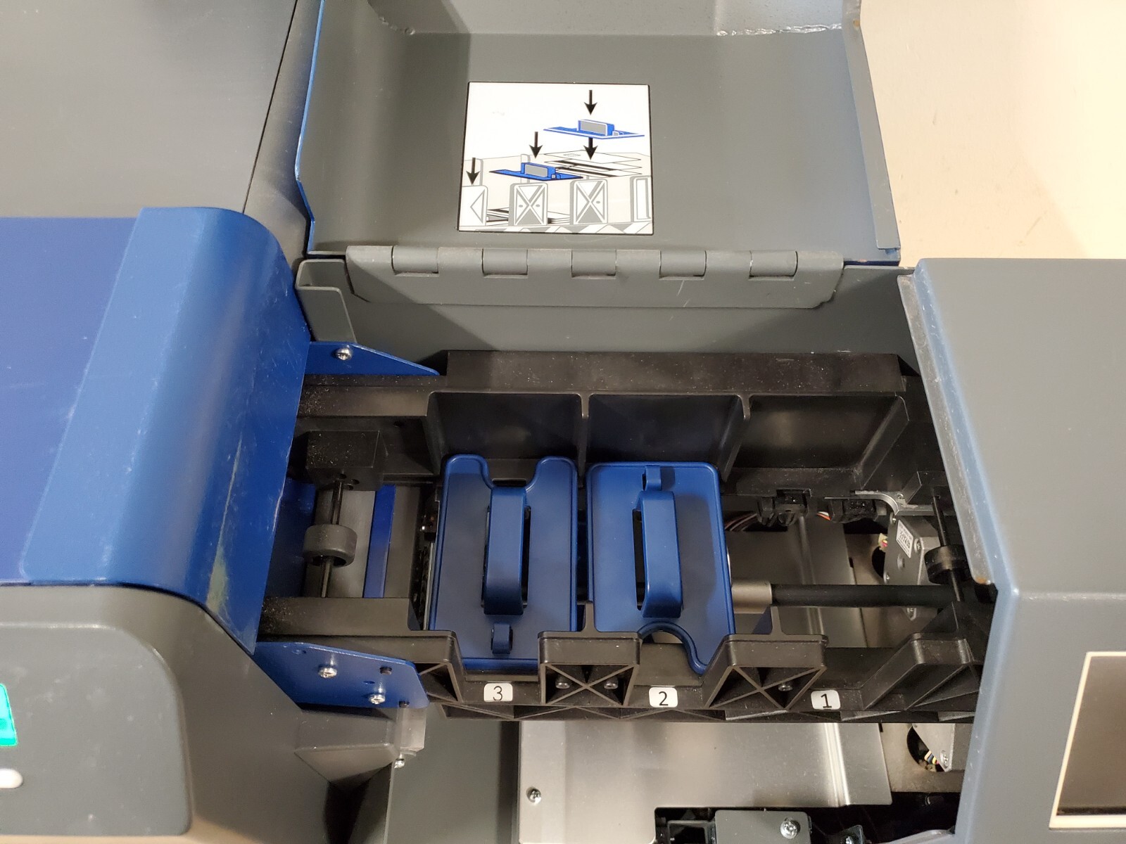 Entrust Datacard CR500 Card Printer – Is Open, But No Keys