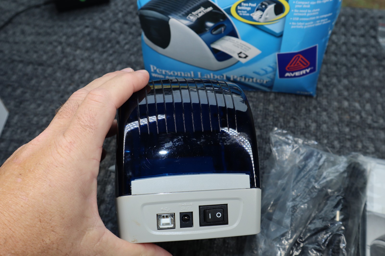 Avery 9100 Personal Label Printer With Accessories in Damaged Box