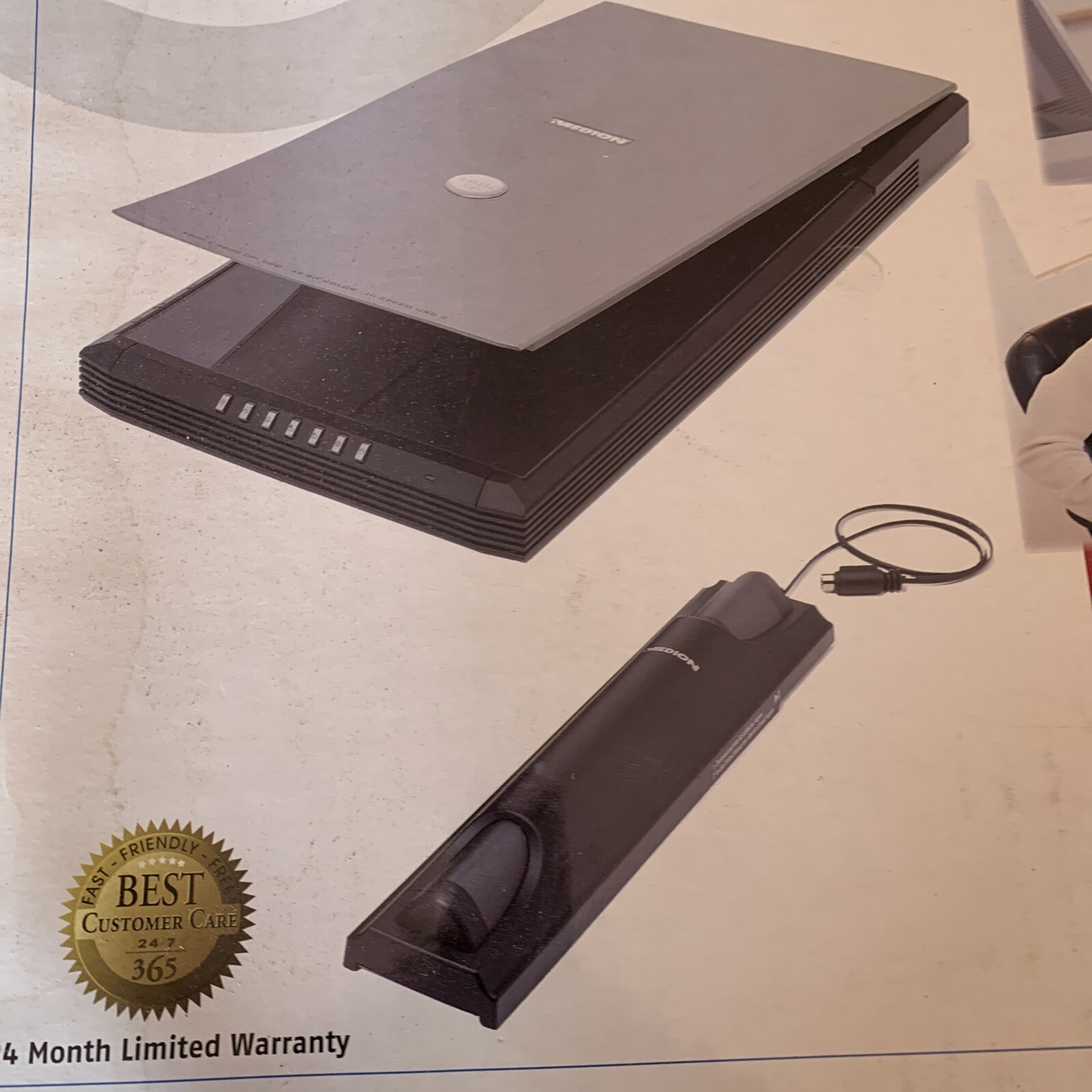 Medion USB Color Flatbed Scanner Optical Res 4800 x 9600 DPI Single Pass