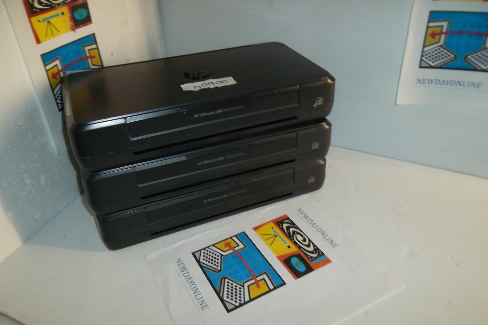 HP OfficeJet 200 Mobile Printer Wireless USB 2″ Color LCD CZ993A No Batt/Inks