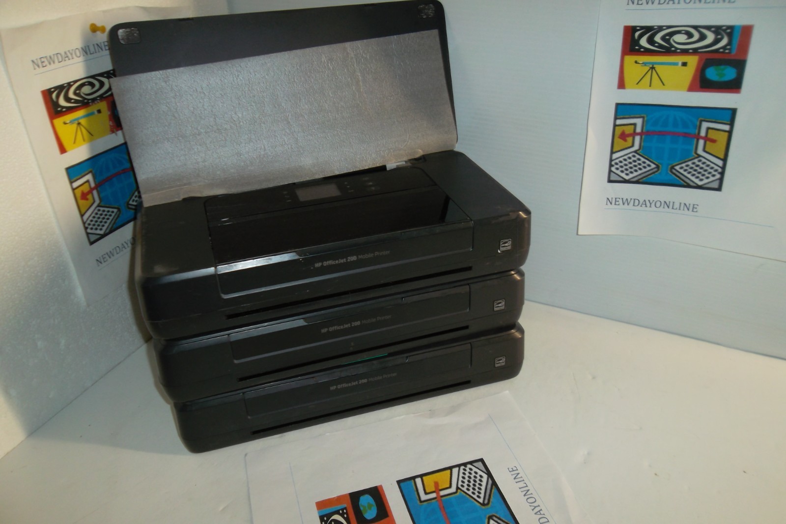 HP OfficeJet 200 Mobile Printer Wireless USB 2″ Color LCD CZ993A No Batt/Inks