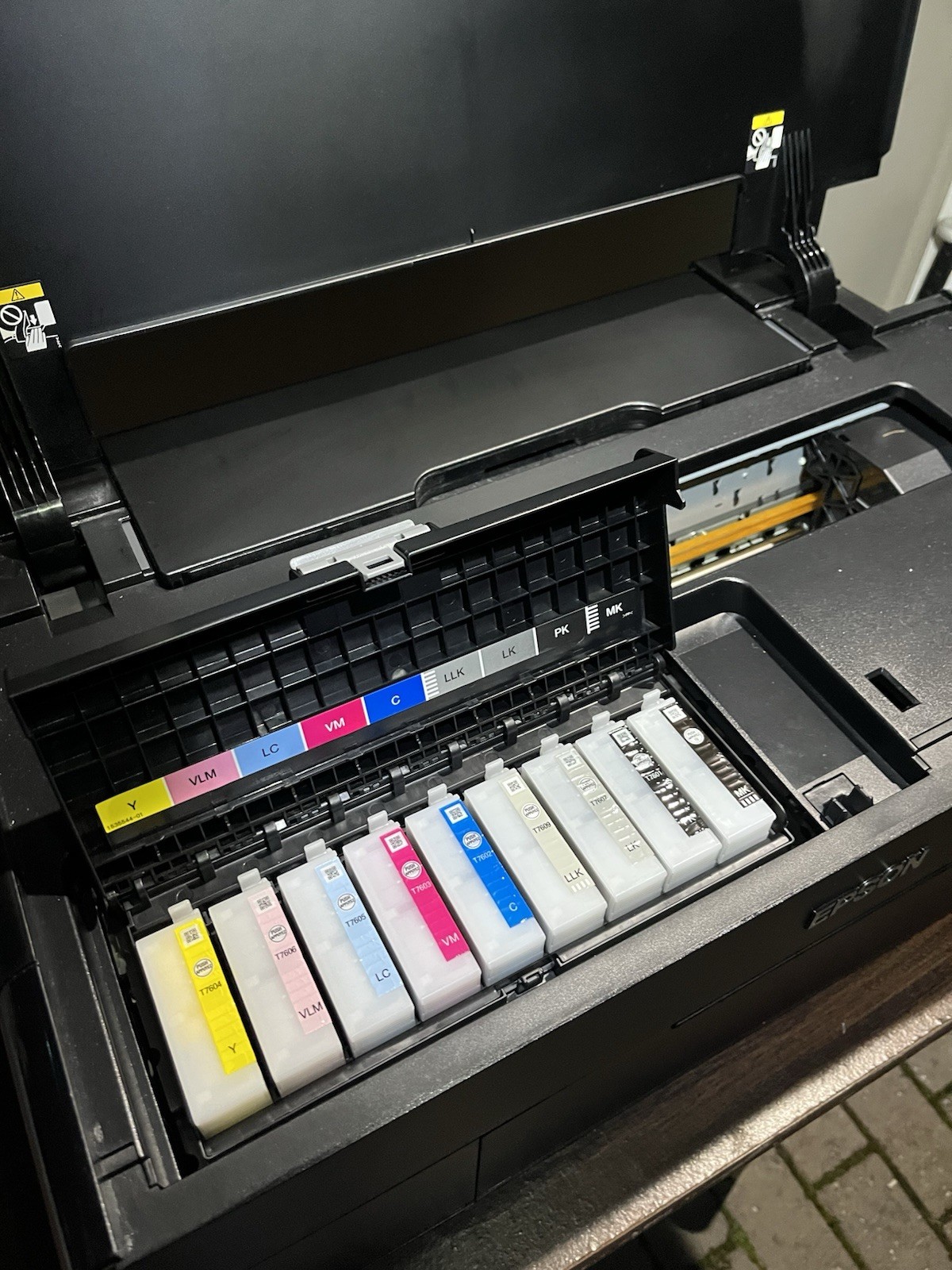 EPSON Surecolor SC-P600 Ultrachrome HD Printer B471A. Indonesia. Read