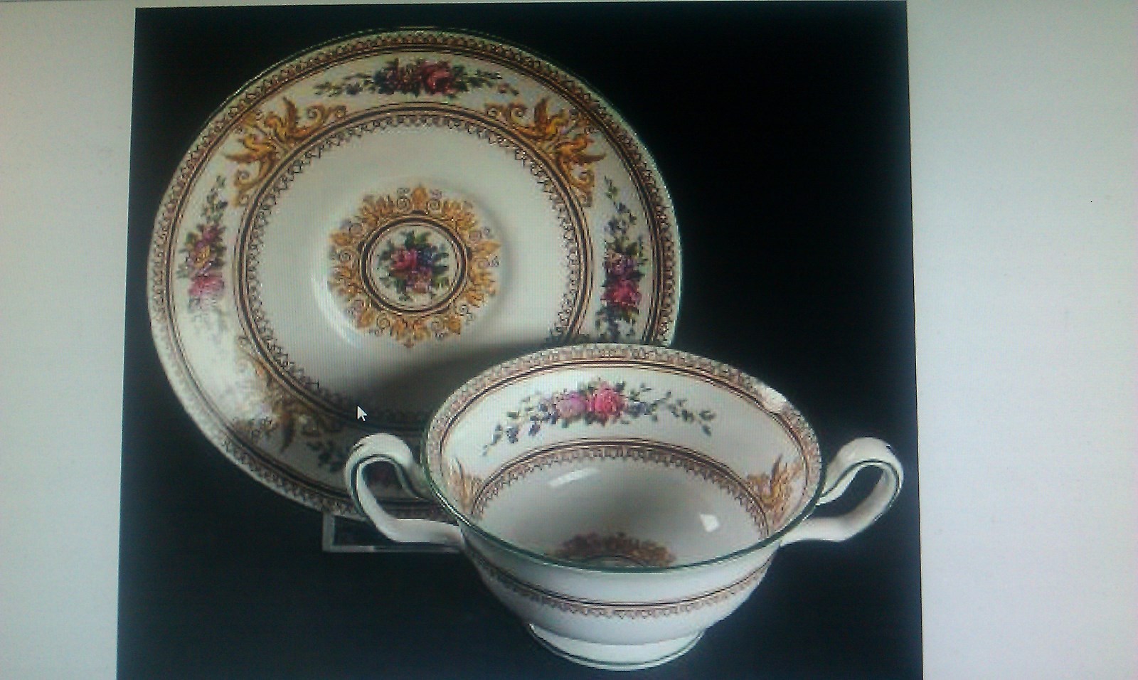 Wedgwood Columbia White, Ctr Med, Green Trim, Pattern W595 (List 1) Fine China