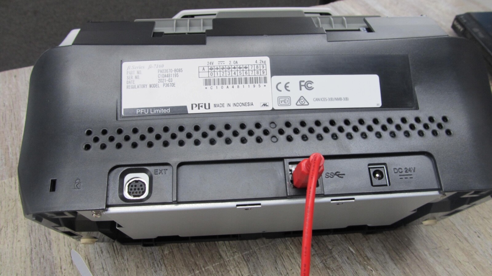 Fujitsu fi-7160 Scanner.MISSING BACK PAPWER TRAY. FREE SHIPPING
